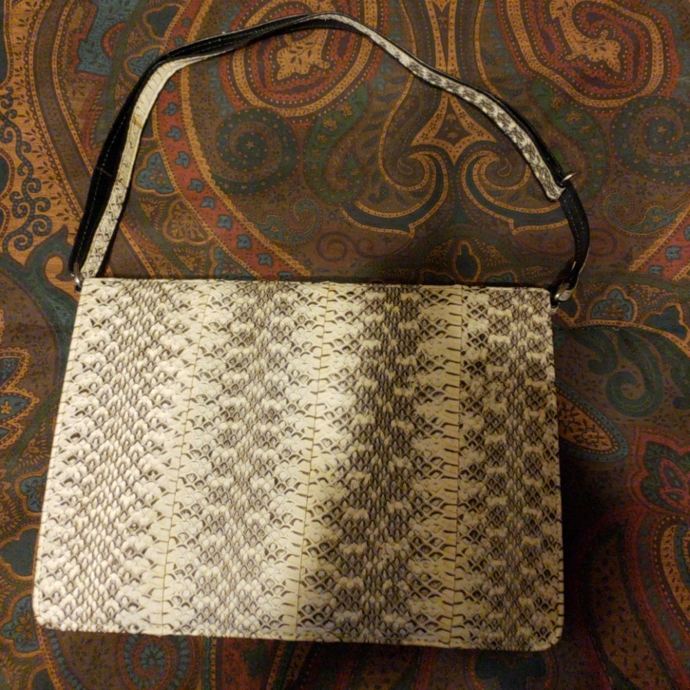 Purse - Picture 4 of 4